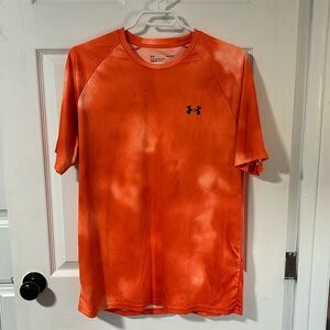 UA Men’s Large HeatGear shirt